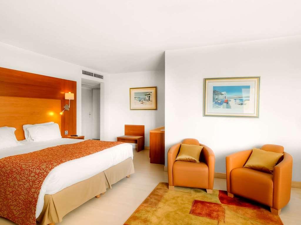 Mercure Saint Raphael Centre Plage Chambre photo